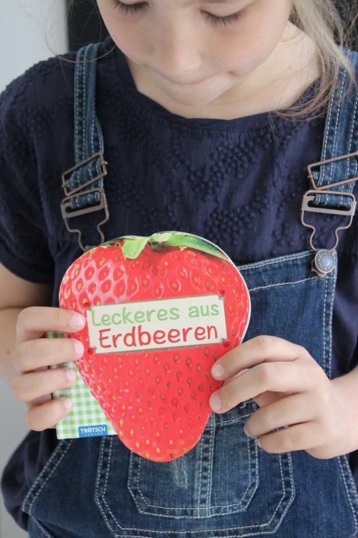 Geschenk-Kochbuch "Leckeres aus Erdbeeren": Formgestanzt!