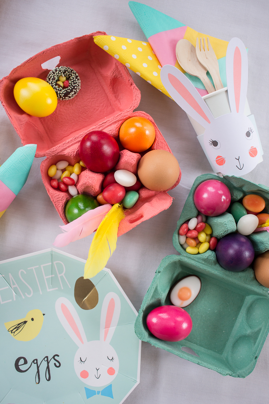 Bunter Ostertisch mit Meri&nbsp;Meri