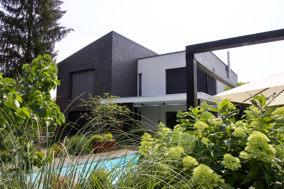 Unsere neue Terrassenüberdachung bekommt eine Dachbegrünung mit  ECOSEDUM® PACK von PURUS&nbsp;PLASTICS*