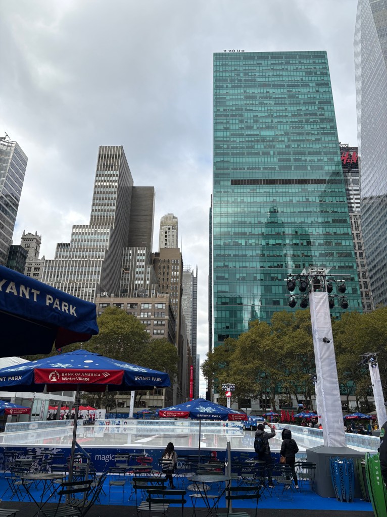 Bryant Park mit Schlittschuh Eisfläche