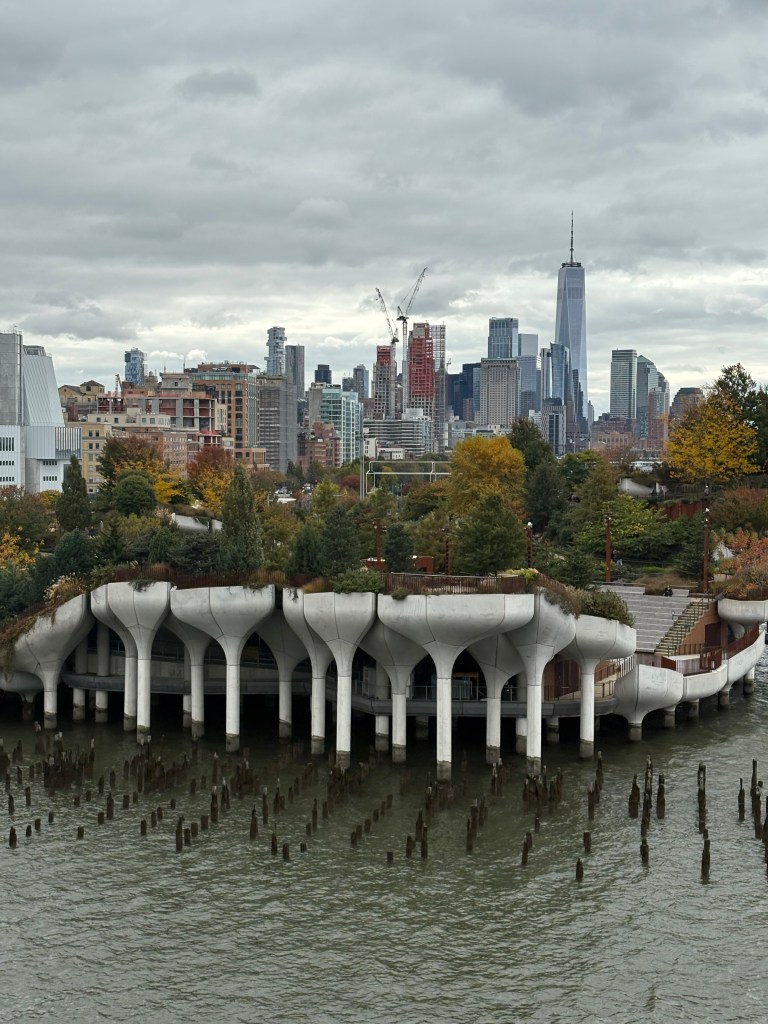 Pier 57 NYC Blick auf Little Island