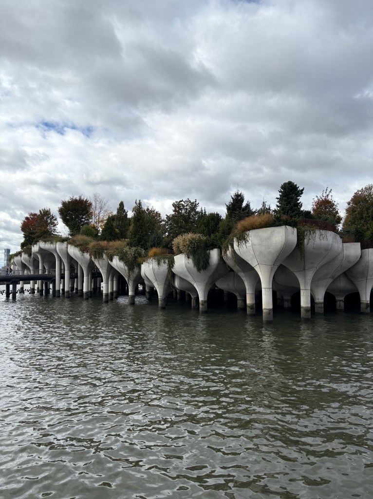 Pier 57 NYC Blick auf Little Island